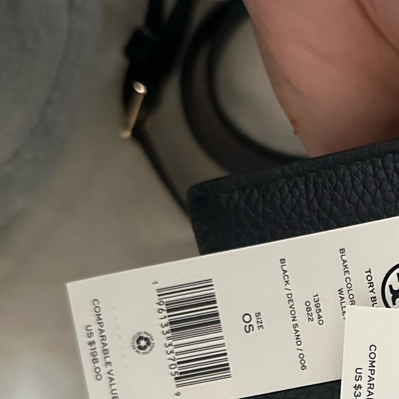 New tory Burch Blake center zip large tote in black - Picture 14 of 14